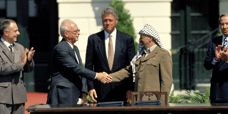 Signing of Oslo Accord in 1993 at White House, USA (Photo: New Ideal)