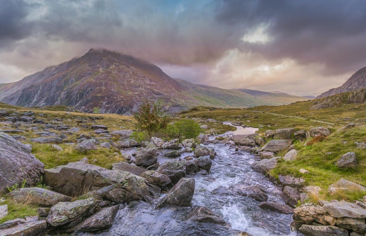 The stream towards Llewelyn peak