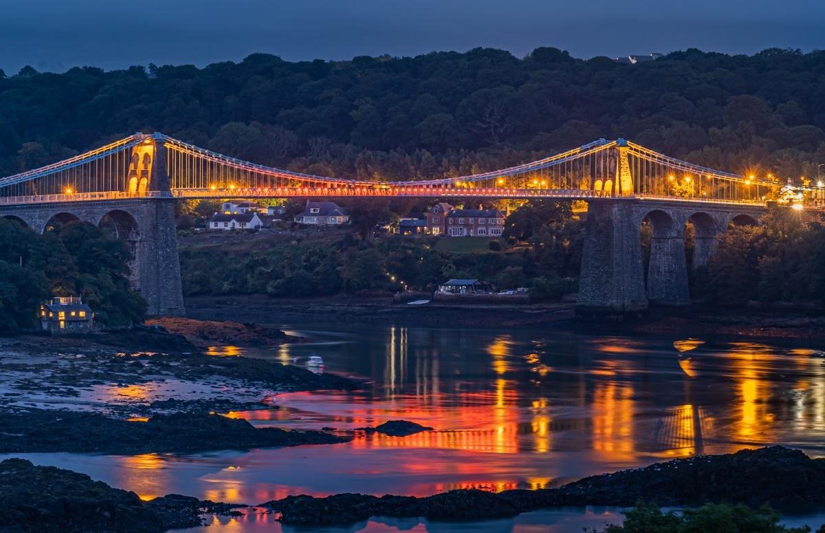 The cottage at the end of the Menai bridge